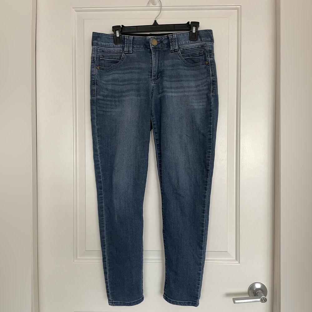 Democracy Stretch Medium Blue Slim Fit Jeans EUC Double Belt Loop Size 6
